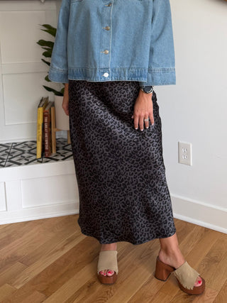 GRAY LEOPARD SKIRT