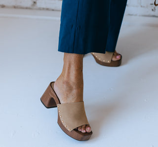 EMMERIE CLOG
