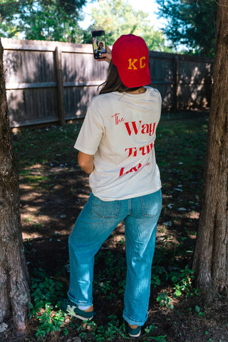 TRUST JESUS GRAPHIC TEE