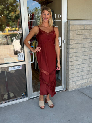 BRUNA LACE MIDI DRESS