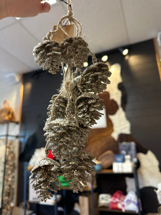 CCO-HANGING PINECONES