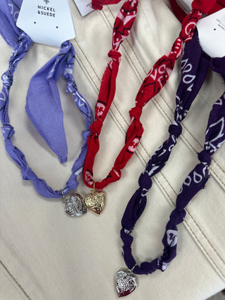 N&S-BANDANA NECKLACE