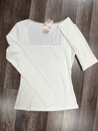 H&T- LACE EDGE L/S TOP