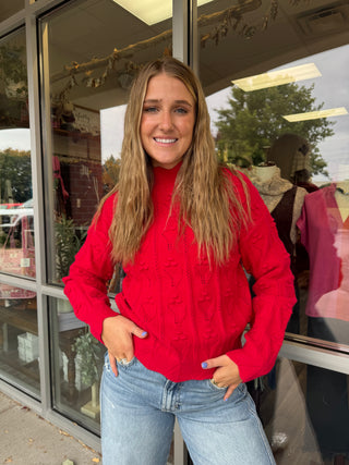 H&T- SCALLOP EDGE SWEATER