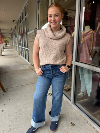 H&T- TWO TONE SWEATER VEST