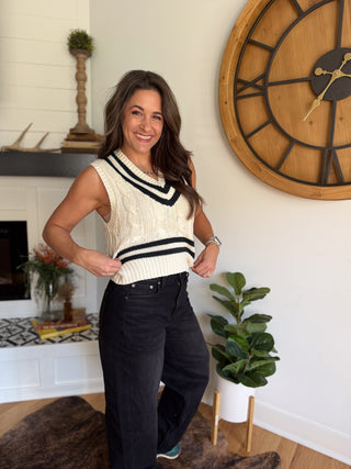 NOVEL SWEATER VEST