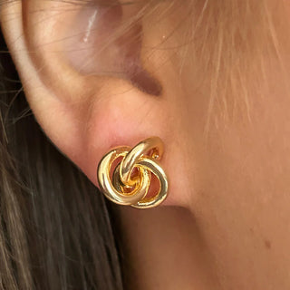 Gold interlocking circle earring 