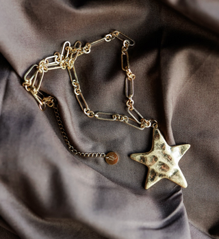 GOLDIE STAR NECKLACE