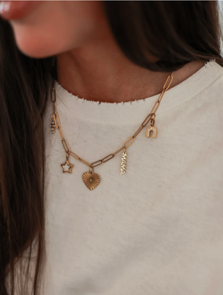CHELSEA MAMA NECKLACE