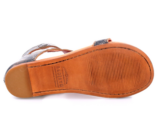 DISTRESSED LEATHER BLACK BUCKLE SANDAL BY BED|STU