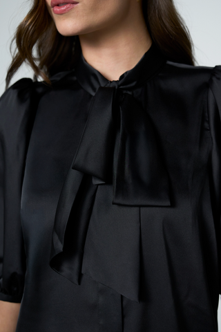 SAVANNA BLK PUFF SLV TIE TOP