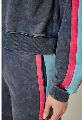 COLOR BLOCKED SWEATSHIRT