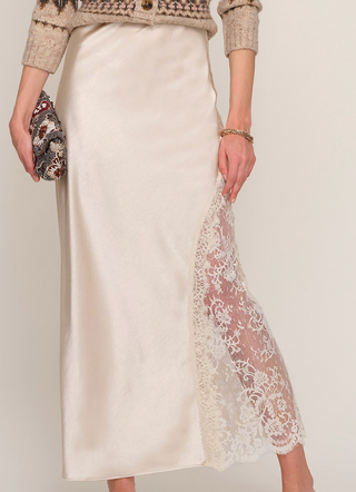 JULIEE WHT LACE SKIRT