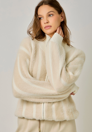 FUZZY BEIGE ZIP UP SWEATER JACKET 