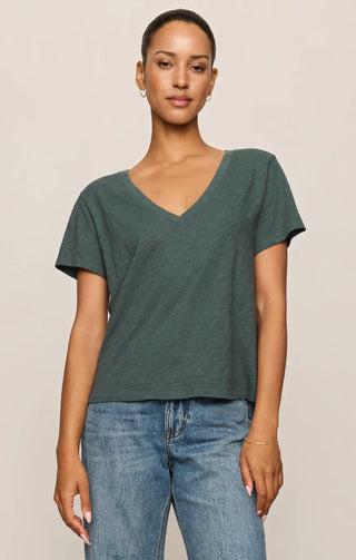 NOMAD V NECK TEE