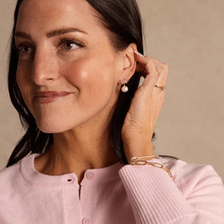 N&S-BOW & PEARL STUDS