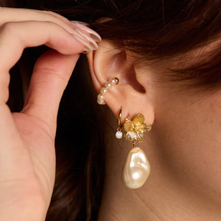 FLOWER & PEARL STUDS