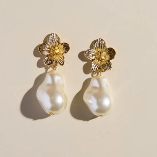 FLOWER & PEARL STUDS